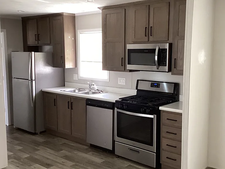 Broadview Estates — Photo 31