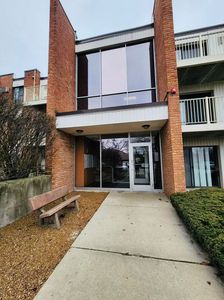 300 W Fullerton Ave APT 222, Addison, IL, 60101