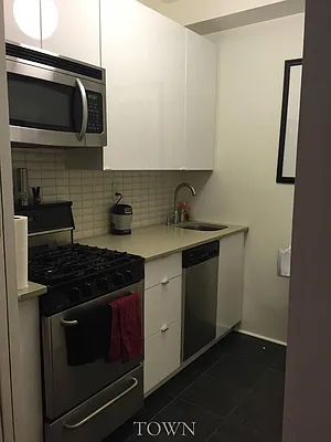 Rented by Town Residential | media 3