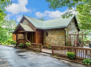 21 Marilyn Charles Rdg, Fairview, NC 28730