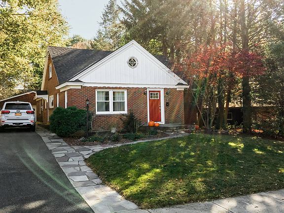 2nd image of 1 Marion Ave