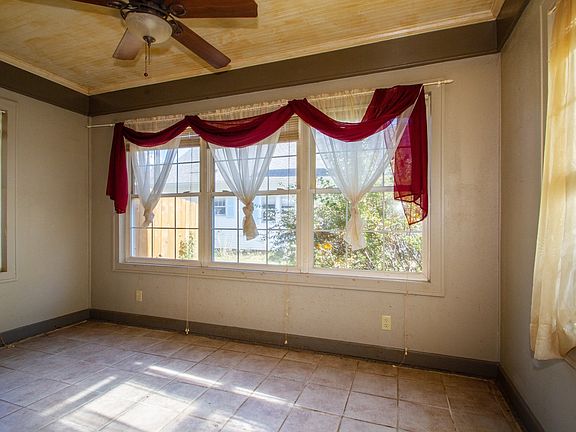 5th image of 517 Brown Ave