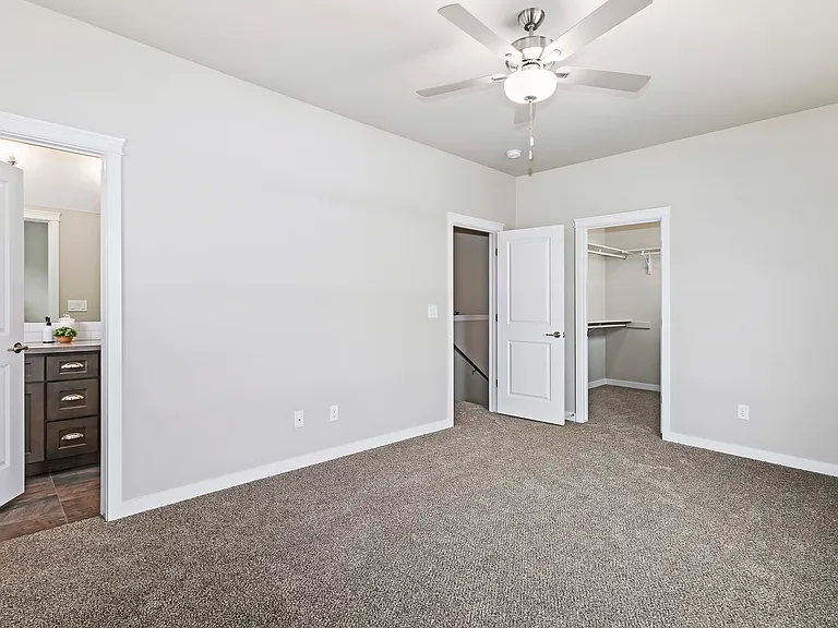 928 Crestview Dr — Photo 7