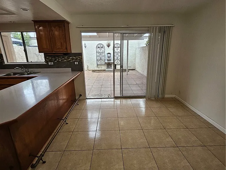 15271 Cadiz Dr — Photo 45