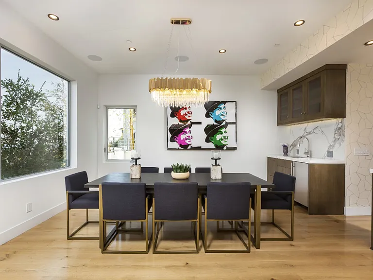 Viewmont Dr — Photo 11