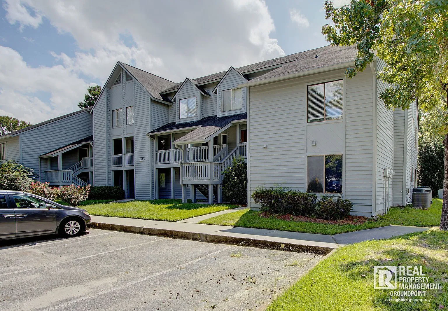 2 bed, 1.5 bath, 1082 sqft, $1,400 — Photo 3