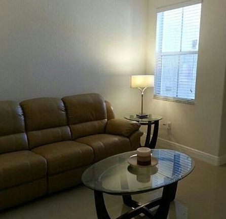4th image of 8001 NW 107th Ct
