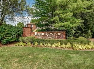 39 Brandywyne Dr, Florham Park, NJ 07932