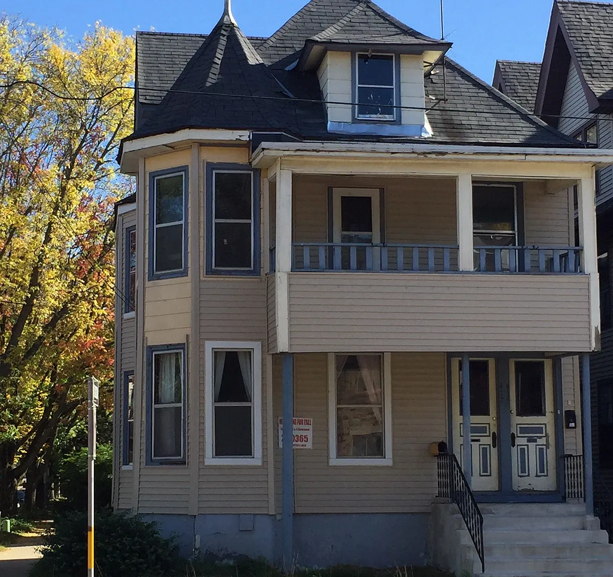 415 E Johnson St — Photo 2