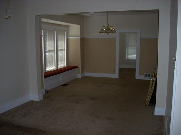 living room/dining room