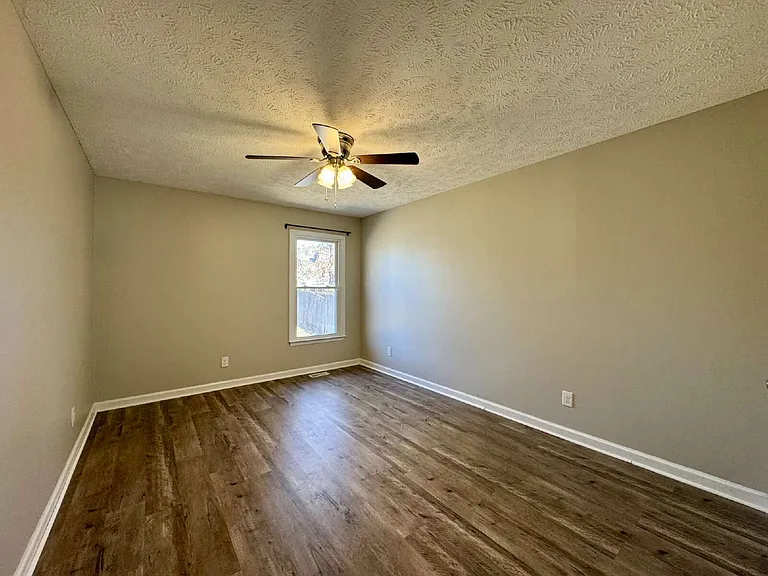 204 Fair Oaks Dr — Photo 15