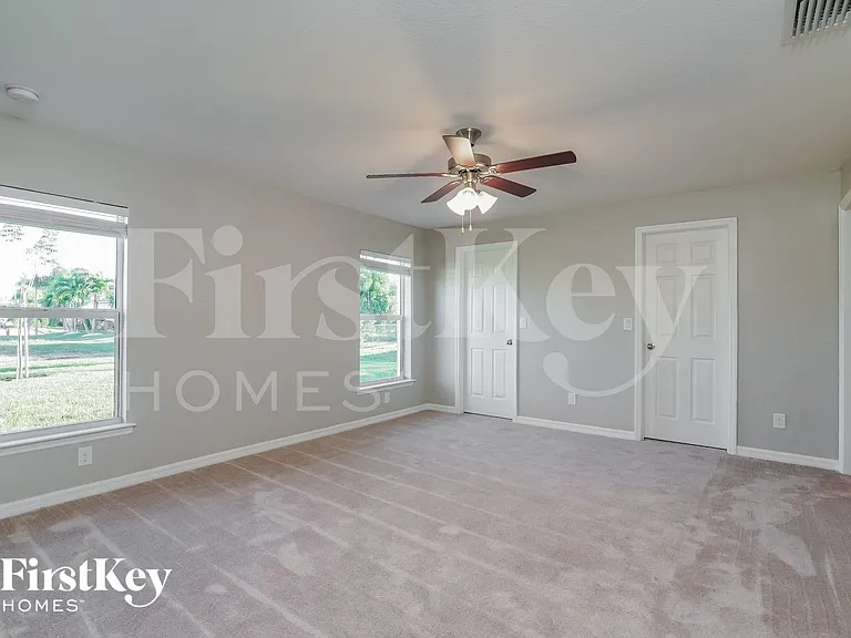 1139 SW 29th St — Photo 7