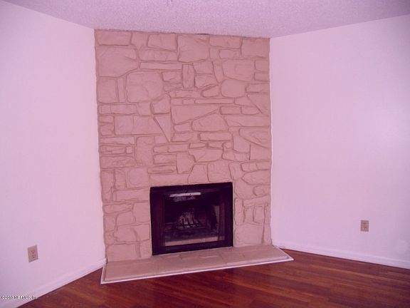5th image of 8316 Candlewood Dr W