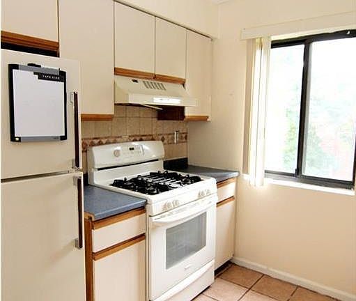 3rd image of 296 High Ave Unit 296