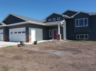2213 Morning Glory Dr, Brookings, SD 57006