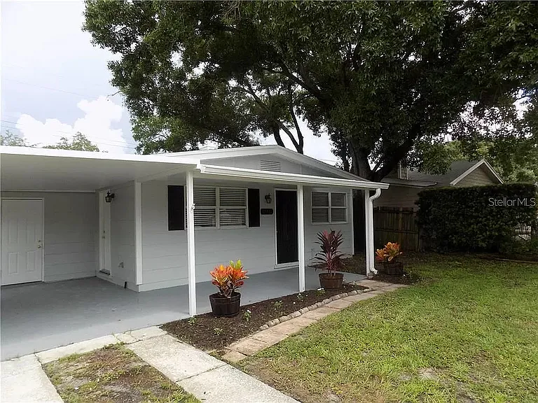 4733 W Wallace Ave — Photo 2
