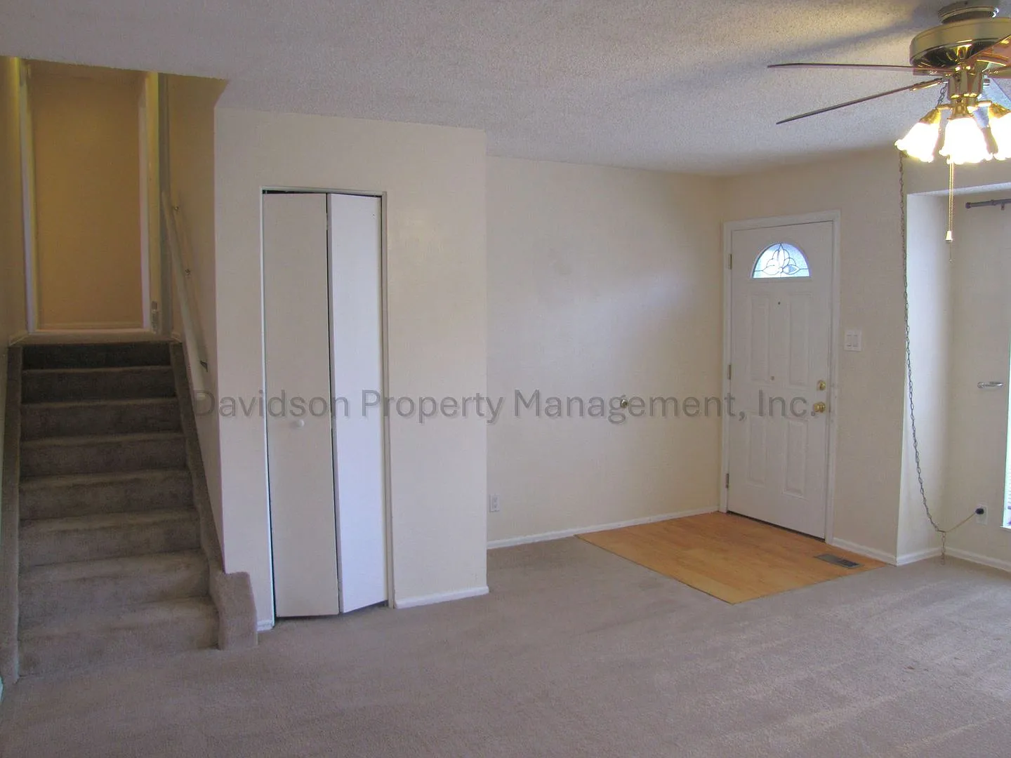 Great 4 Bedroom House in North Colorado Springs — Photo 3