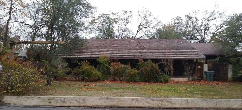 2nd image of 2751 Reservoir Ln