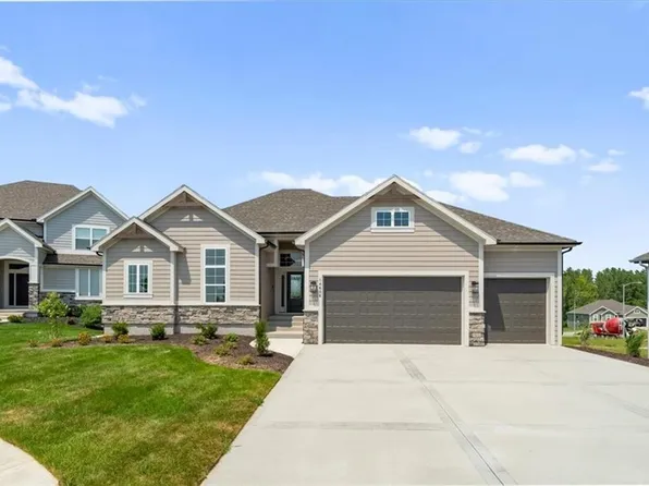 14608 Aspen Cir, Basehor, KS 66007