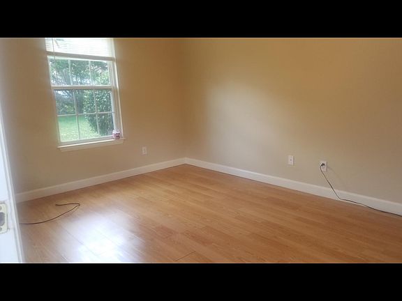 3rd image of 267 Austin Cir