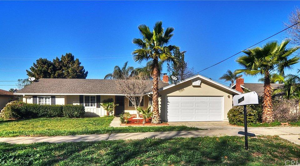 1st image of 315 W Hacienda Dr