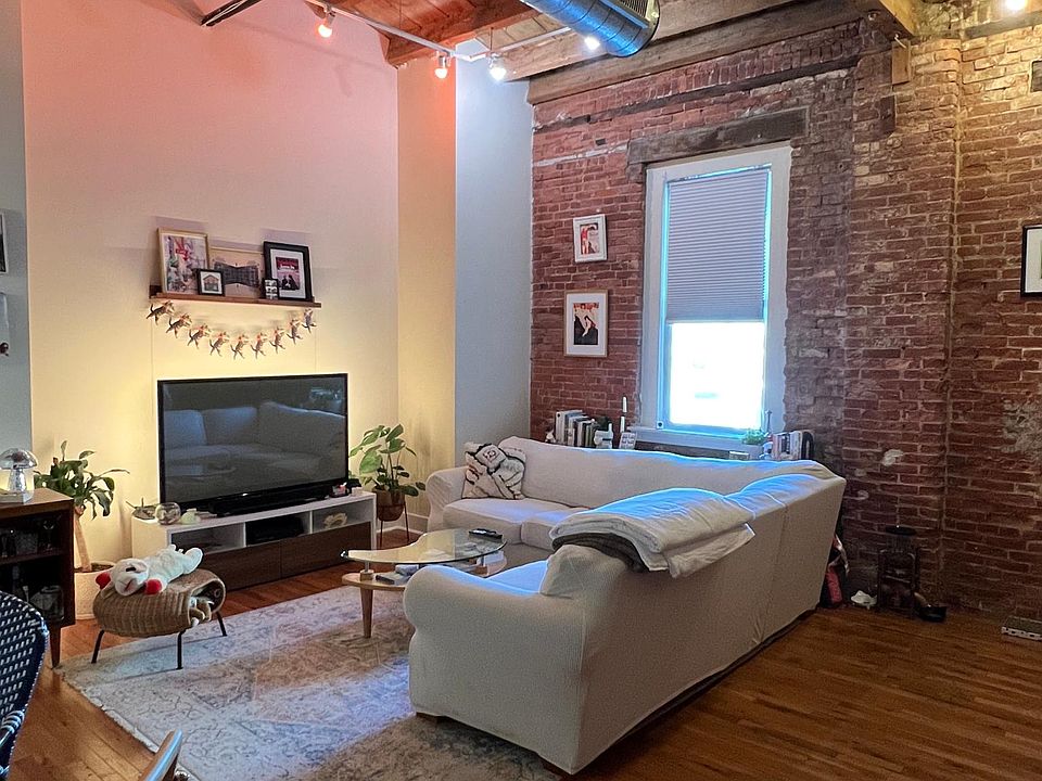 1st image of 21 E Columbia Ave APT 405