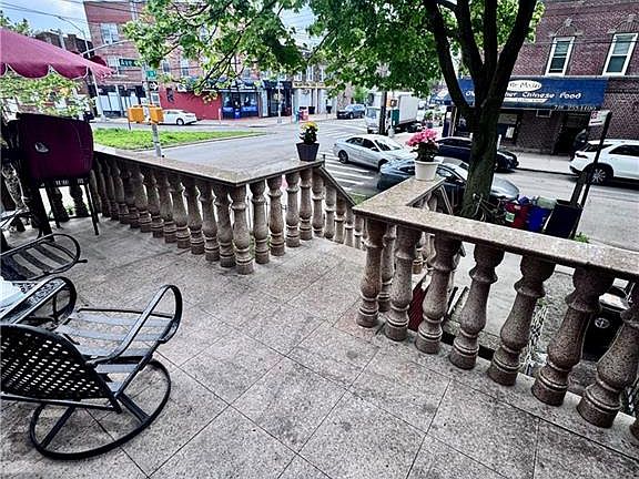 4th image of 1527 E 34th St