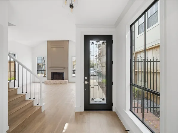 2606 Nantucket Dr, Houston, TX 77057