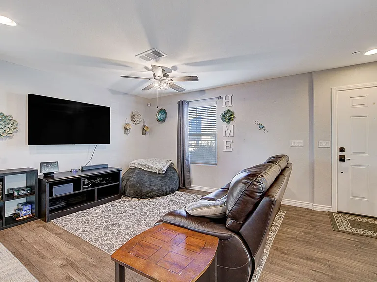 1045 Spotted Saddle St — Photo 6