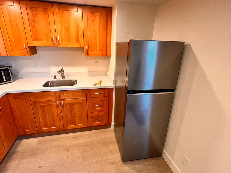 236 Barneson Ave #B — Photo 5