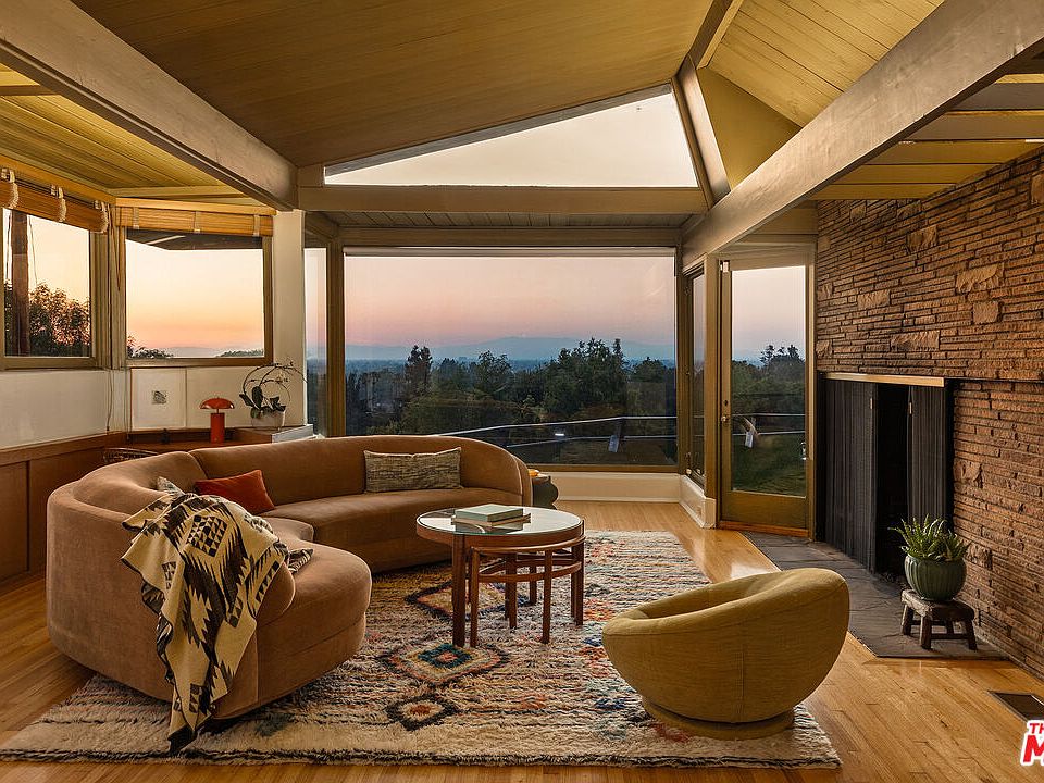 3624 Buena Park Dr, Studio City, CA 91604 | MLS #26832073 | Zillow