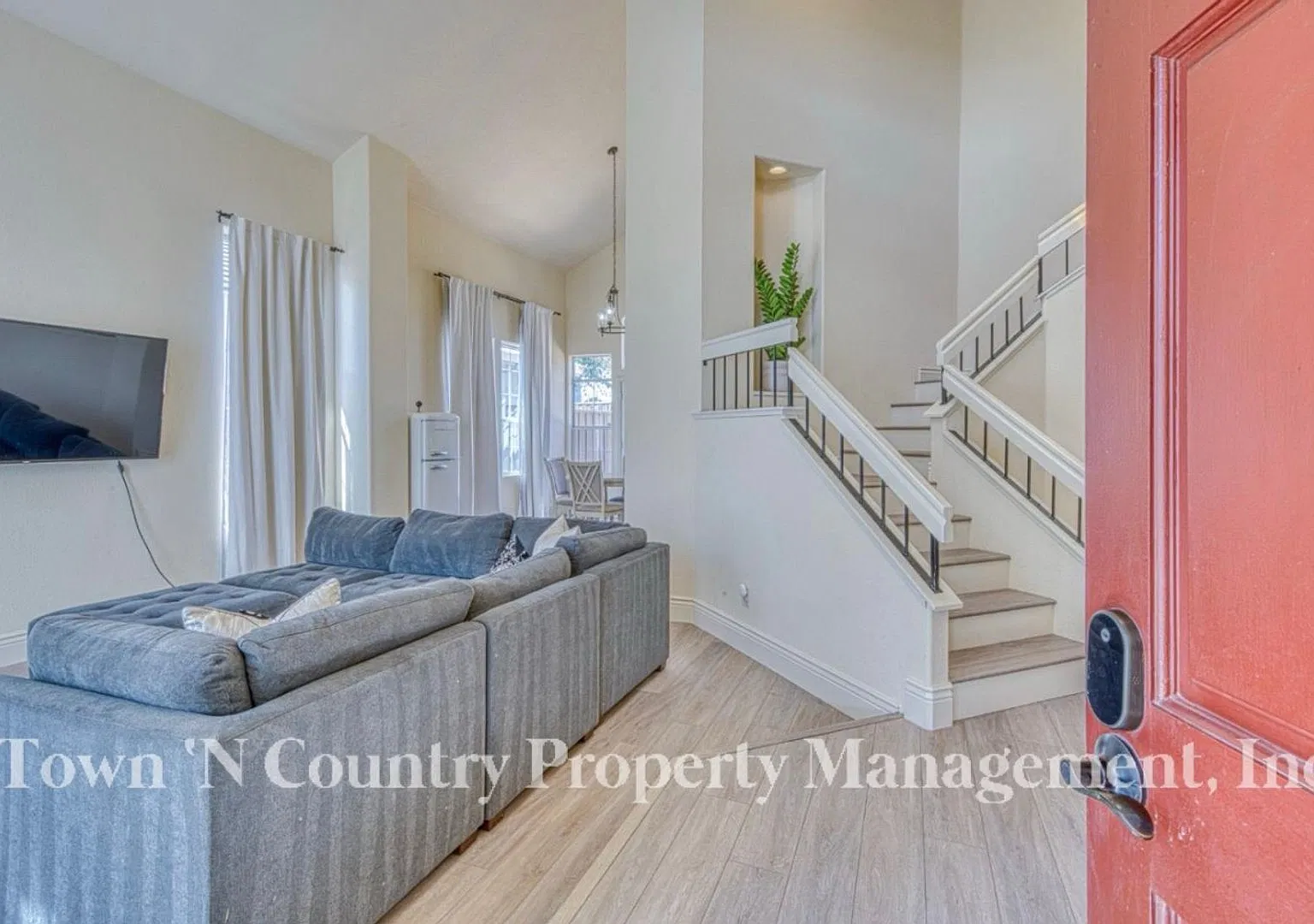 Spacious & Beautifully Upgraded Home in Las Palmas I Salinas! — Photo 2