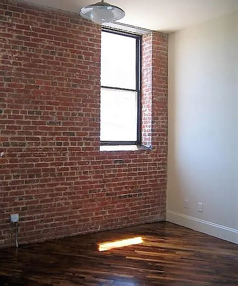 413 E Chapel Hill St #103 — Photo 3