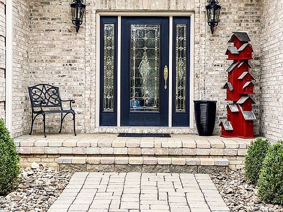 5th image of 465 Whispering Ln