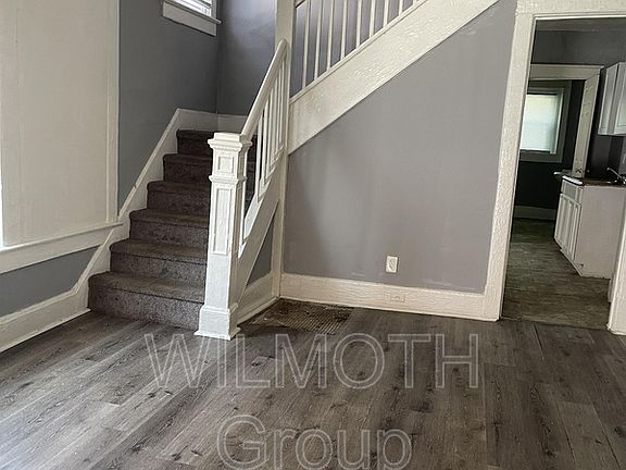 4th image of 4818 E Washington St #1