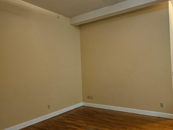 42 S Main St APT 3D