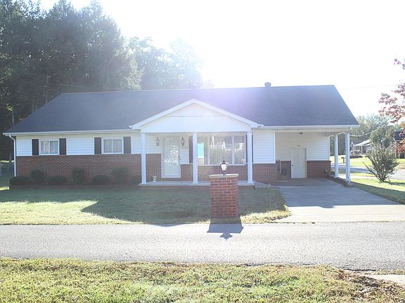 4th image of 308 King Dr