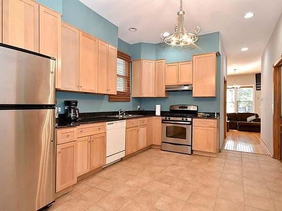 4th image of 1737 N Rockwell St #1