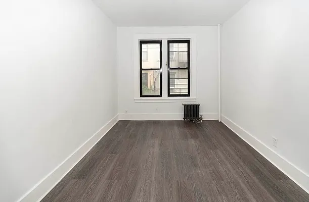 Rented by RealTegrity NY LLC | media 89