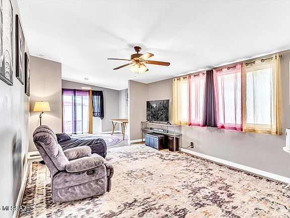 4th image of 618 S Prudence Rd