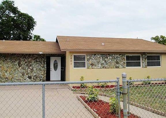 2nd image of 2801 NW 207th St