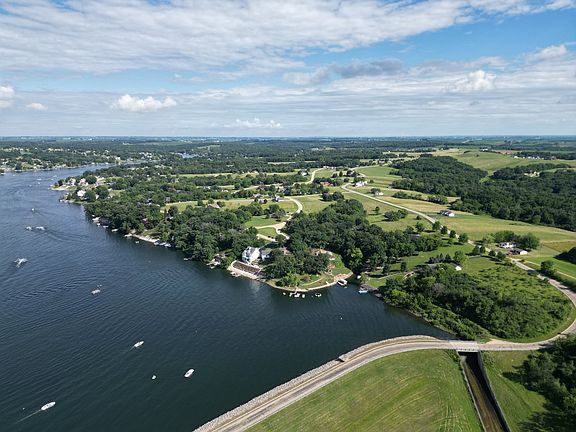 4th image of 31 Country Club Ct #76