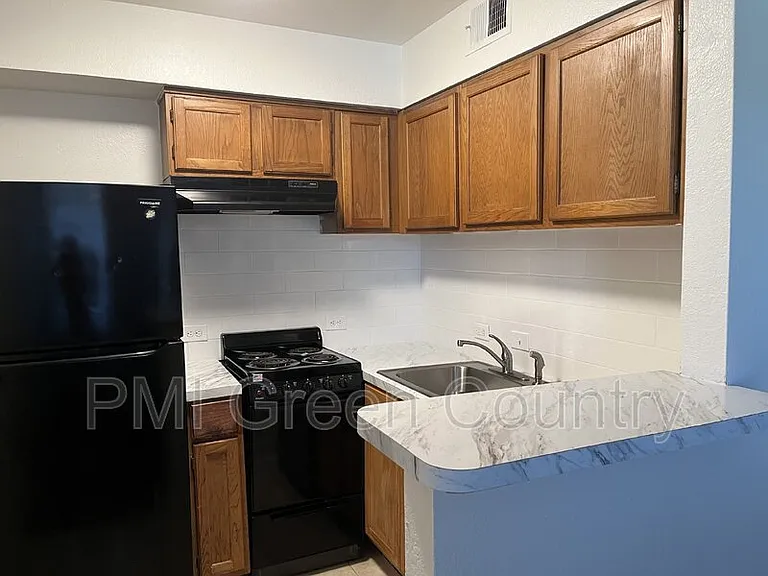 6639 S Victor Ave #G214 — Photo 17