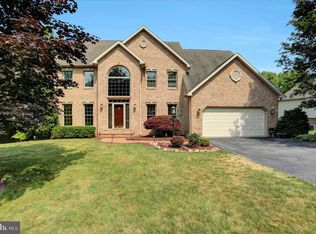 10989 Weatherstone Dr, Waynesboro, PA