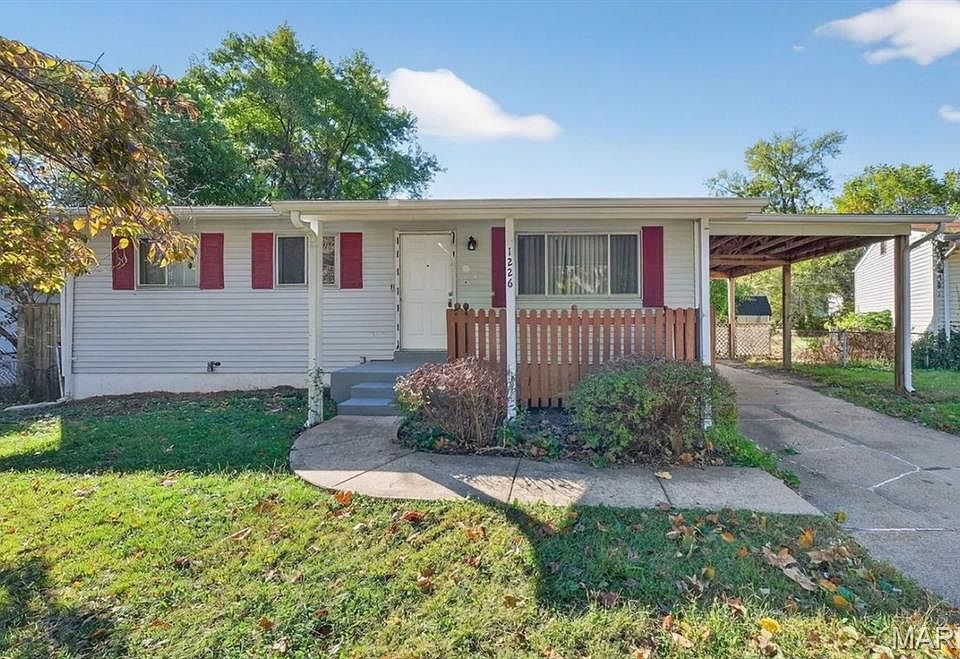 1st image of 1226 Baron Ave
