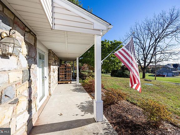 4th image of 797 Ebelhare Rd