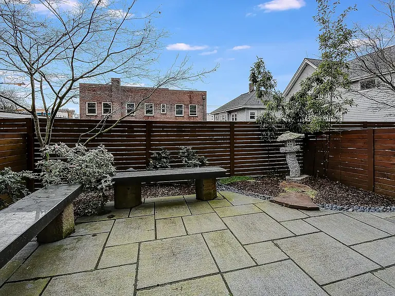 215B 12th Ave E #B — Photo 30