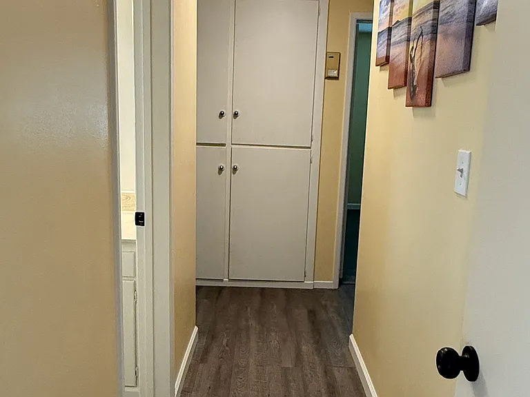 Hallway between 3 bedrooms
