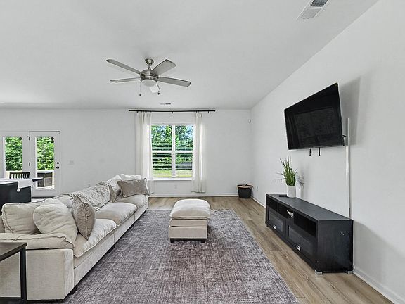 3rd image of 202 Palfrey Dr