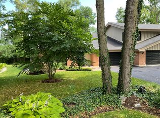 5844 Knollwood Rd, Rockford, IL 61107